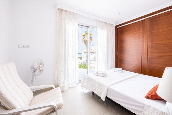 Современная вилла рядом с пляжем Муро