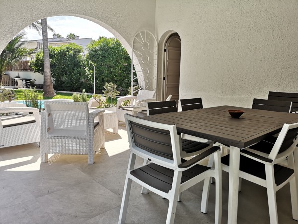 4-bedroom villa with pool 