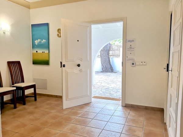 4-bedroom villa with pool 