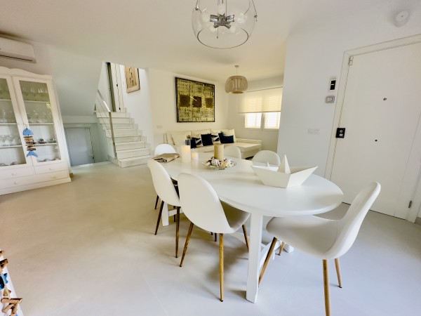 Mediterranean villa for 8 guests at 100m from the beach