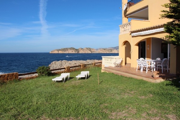 Frontline Seafront Apartment with Private Garden in Nova Santa Ponsa