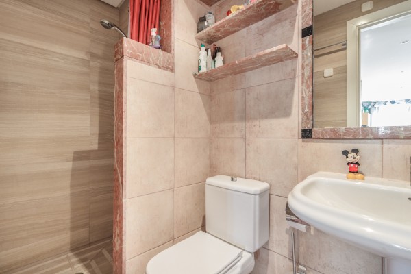 Planta baja soleada jardín y vistas al mar