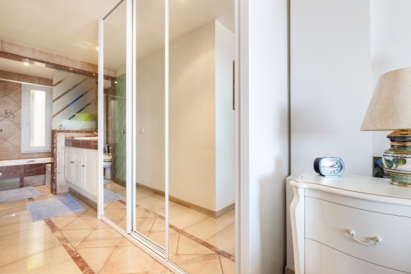 Planta baja soleada jardín y vistas al mar