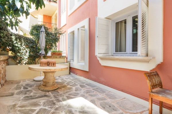 Planta baja soleada jardín y vistas al mar