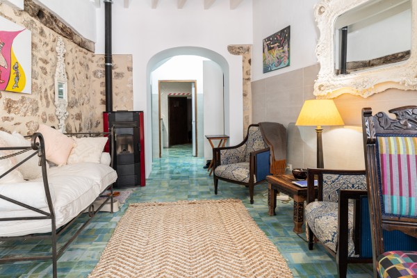 Casa tradicional de pueblo con vistas