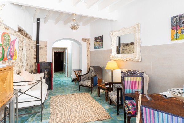 Casa tradicional de pueblo con vistas