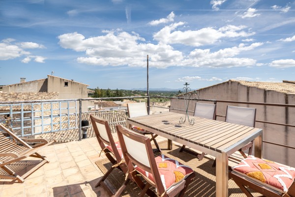 Casa tradicional de pueblo con vistas