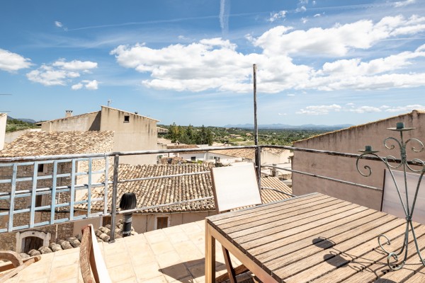 Casa tradicional de pueblo con vistas