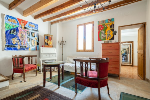 Casa tradicional de pueblo con vistas