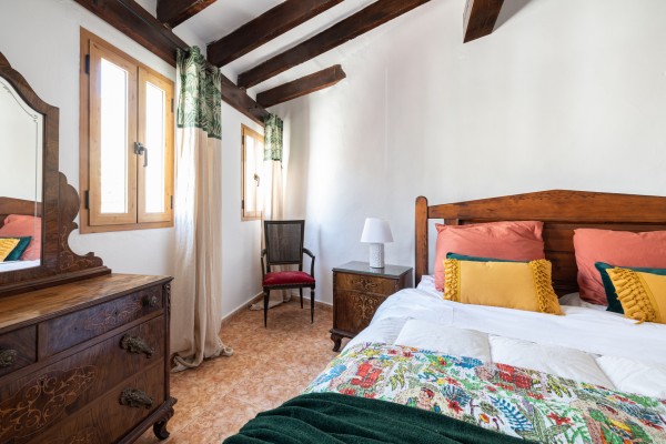 Casa tradicional de pueblo con vistas