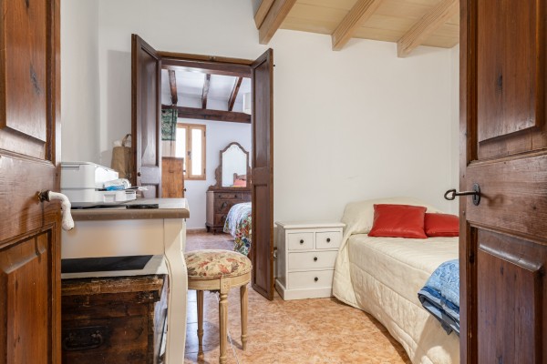 Casa tradicional de pueblo con vistas