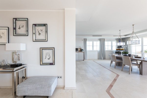 Chalet orientado al sur con piscina y vistas al mar