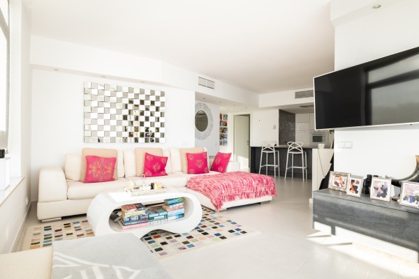 Espléndido apartamento con vistas al mar en primera línea de la zona más solicitada