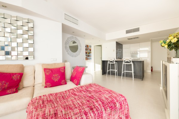 Espléndido apartamento con vistas al mar en primera línea de la zona más solicitada