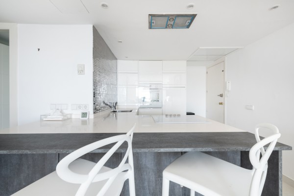 Espléndido apartamento con vistas al mar en primera línea de la zona más solicitada