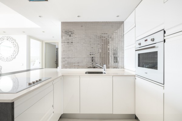 Espléndido apartamento con vistas al mar en primera línea de la zona más solicitada