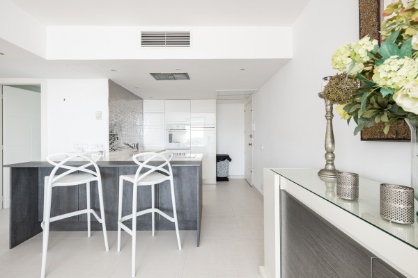 Espléndido apartamento con vistas al mar en primera línea de la zona más solicitada