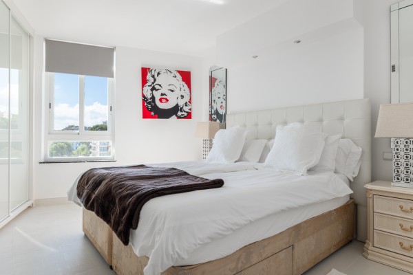 Espléndido apartamento con vistas al mar en primera línea de la zona más solicitada