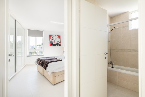 Espléndido apartamento con vistas al mar en primera línea de la zona más solicitada