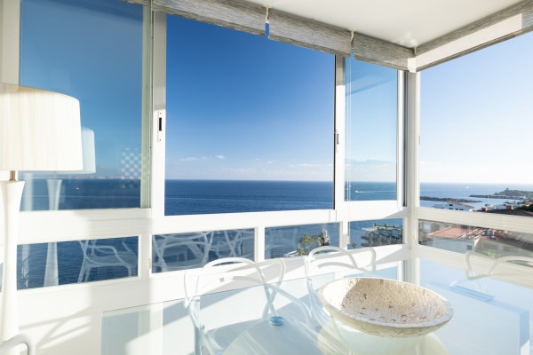Espléndido apartamento con vistas al mar en primera línea de la zona más solicitada