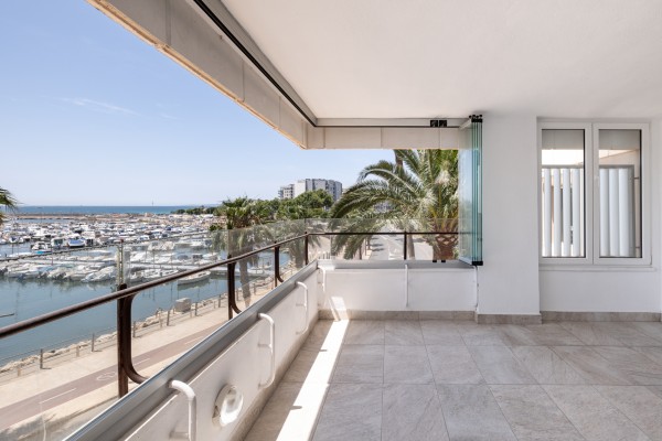 Piso con 4 habitaciones en venta en Portixol