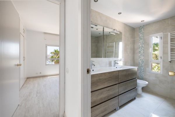 Piso con 4 habitaciones en venta en Portixol