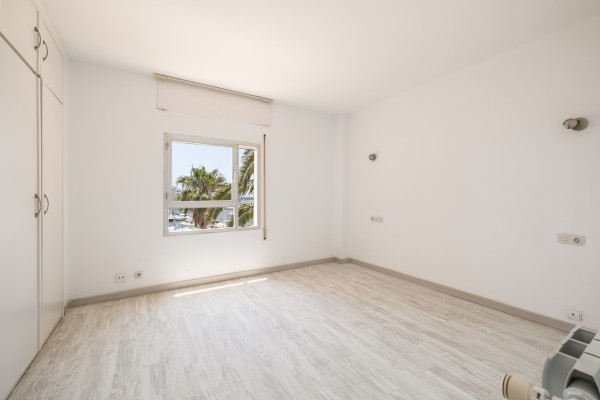 Piso con 4 habitaciones en venta en Portixol