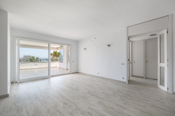 Piso con 4 habitaciones en venta en Portixol