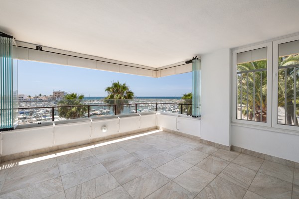 Piso con 4 habitaciones en venta en Portixol