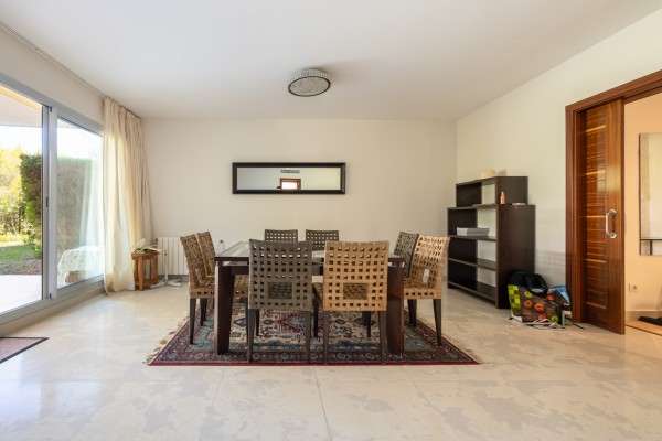 Planta baja con 4 habitaciones en venta en Sol de Mallorca