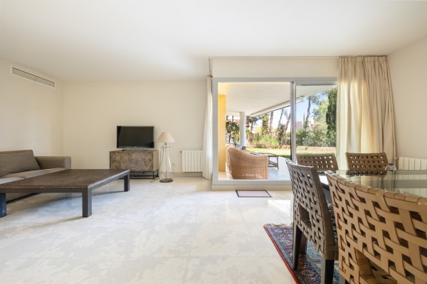 Planta baja con 4 habitaciones en venta en Sol de Mallorca