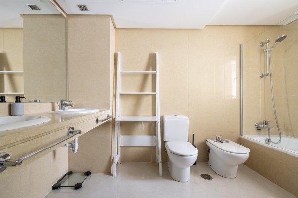 Planta baja con 4 habitaciones en venta en Sol de Mallorca