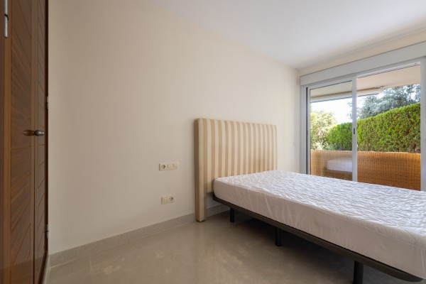Planta baja con 4 habitaciones en venta en Sol de Mallorca