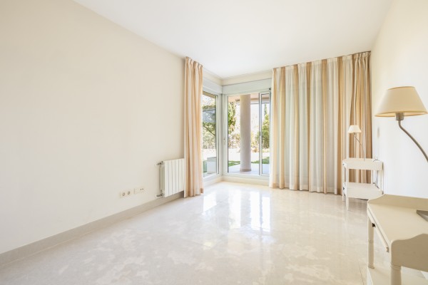 Planta baja con 4 habitaciones en venta en Sol de Mallorca