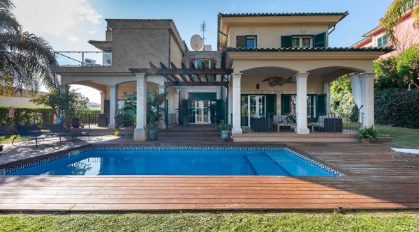 Mediterrane Villa mit großem Stil und Aussicht