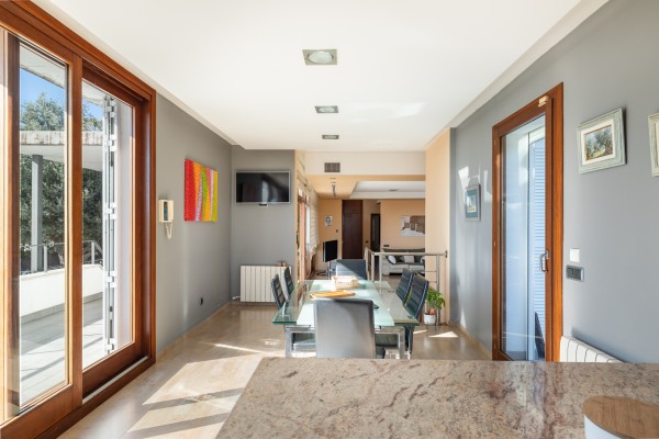 Modern villa with sea views in sought-after area