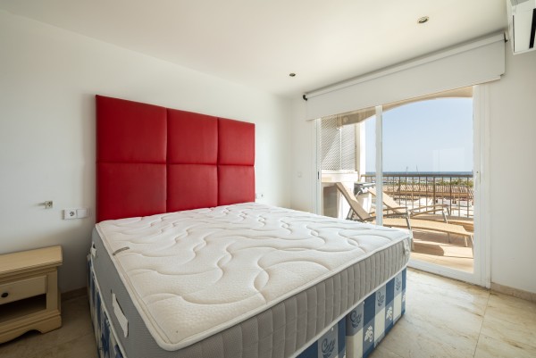 Precioso piso con vistas en primera línea de un prestigioso club náutico