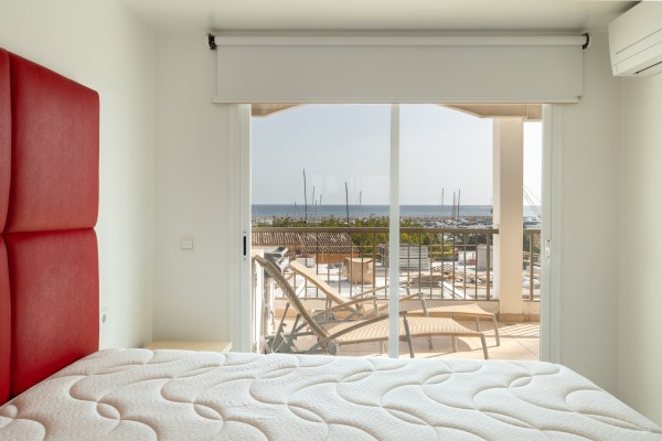 Precioso piso con vistas en primera línea de un prestigioso club náutico