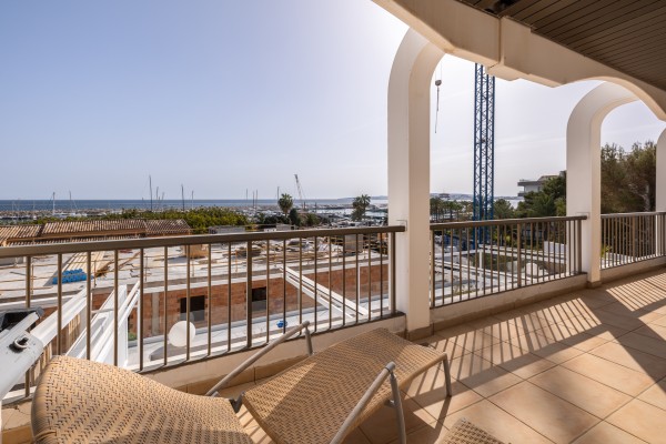 Precioso piso con vistas en primera línea de un prestigioso club náutico