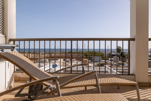 Precioso piso con vistas en primera línea de un prestigioso club náutico