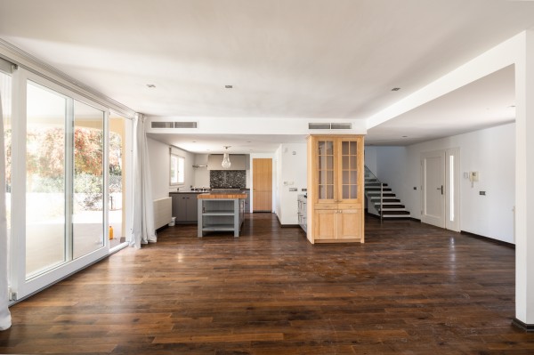 Villa with pool and large garage for several cars in Sol de Mallorca