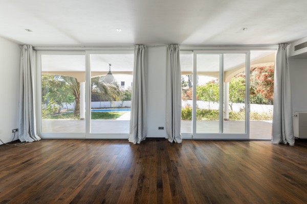 Villa with pool and large garage for several cars in Sol de Mallorca