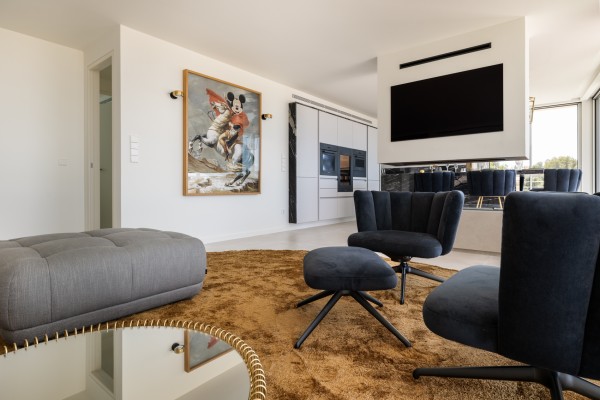 Ático vanguardista con piscina infinita y acabados exclusivos