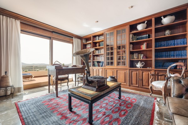 Дом с лицензией на сдачу в живописном месте Порта Пойенса