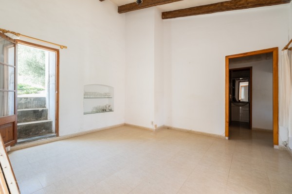 Urban Plot with Dual Access in Palma’s Coveted Génova Area