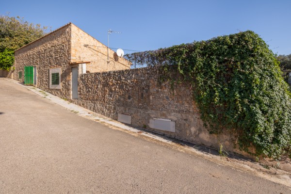 Urban Plot with Dual Access in Palma’s Coveted Génova Area
