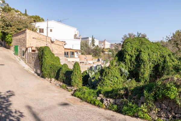 Urban Plot with Dual Access in Palma’s Coveted Génova Area