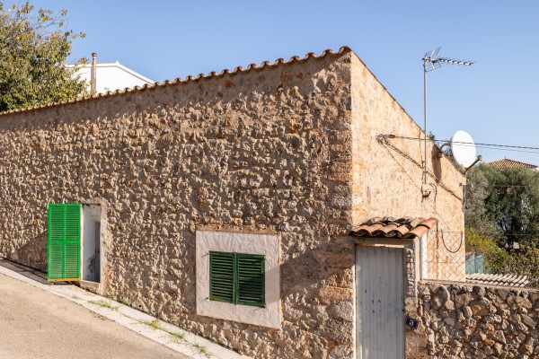 Urban Plot with Dual Access in Palma’s Coveted Génova Area