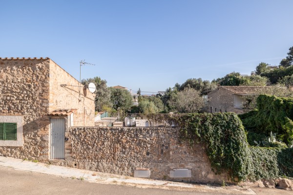 Urban Plot with Dual Access in Palma’s Coveted Génova Area