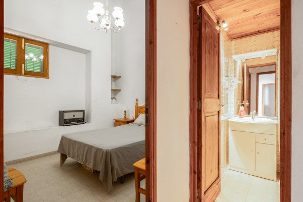 Urban Plot with Dual Access in Palma’s Coveted Génova Area